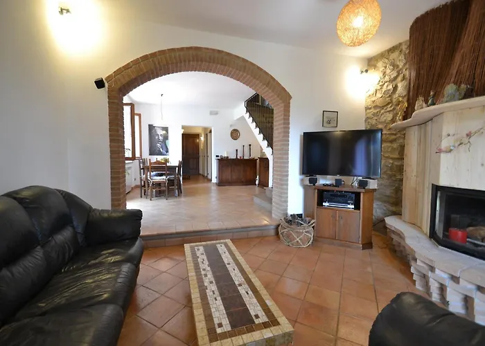In With Pool And Scenic Views * Suvereto
